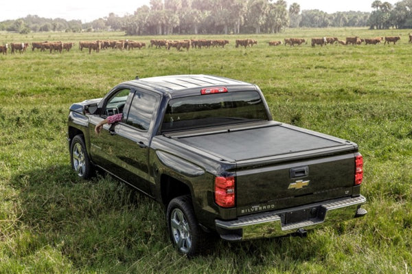 Roll-N-Lock 15-18 fits Chevy Colorado/Canyon XSB 59-2/16in M-Series Retractable Tonneau Cover