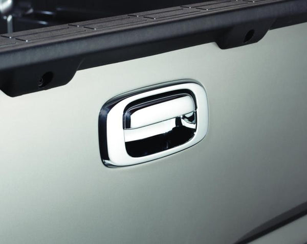 AVS 07-13 fits Chevy Silverado 1500 (w/o Keyhole) Tailgate Handle Cover 2pc - Chrome